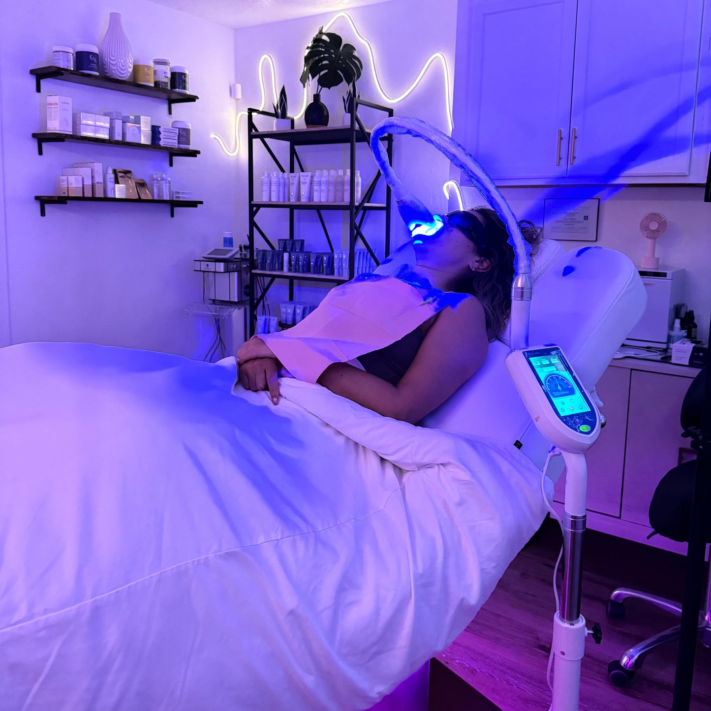 Hueless Cosmetic Teeth Whitening Training